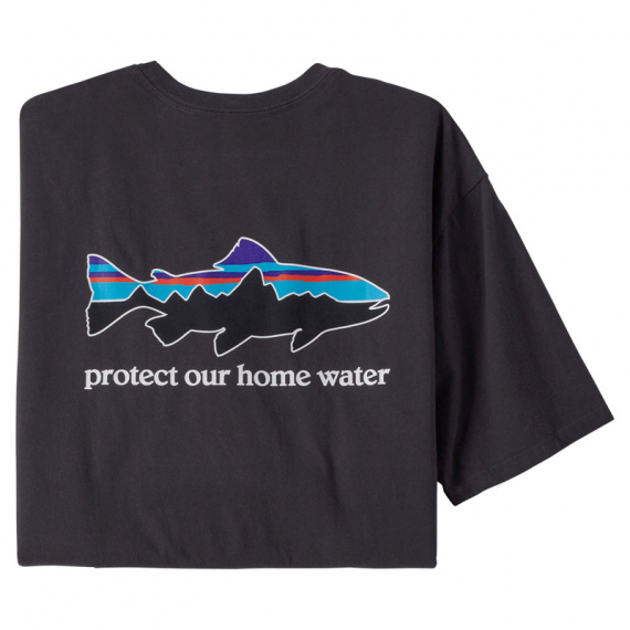 Patagonia M\'s Home Water Trout Organic T-Shirt Ink Black i gruppen Beklædning og fodtøj / Beklædning / T-shirts hos Sportfiskeprylar.se (37547-INBKr)