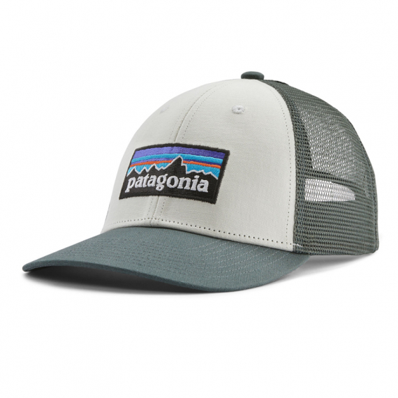 Patagonia P-6 Logo LoPro Trucker Hat White w/Nouveau Green i gruppen Beklædning og fodtøj / Kasketter og hovedbeklædning / Kasketter / Trucker caps hos Sportfiskeprylar.se (38283-WNVO-ALL)