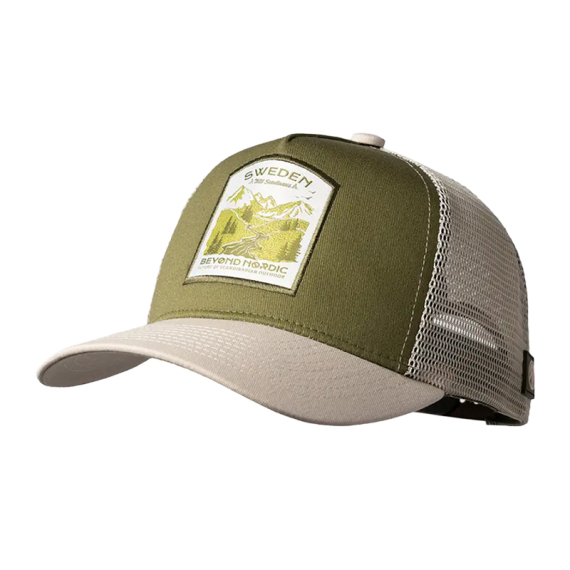 Beyond Nordic BN215 Wild Scandinavia Trucker Cap W-Beige Iguana i gruppen Beklædning og fodtøj / Kasketter og hovedbeklædning / Kasketter / Trucker caps hos Sportfiskeprylar.se (BN215-W-BEIGE-OS)