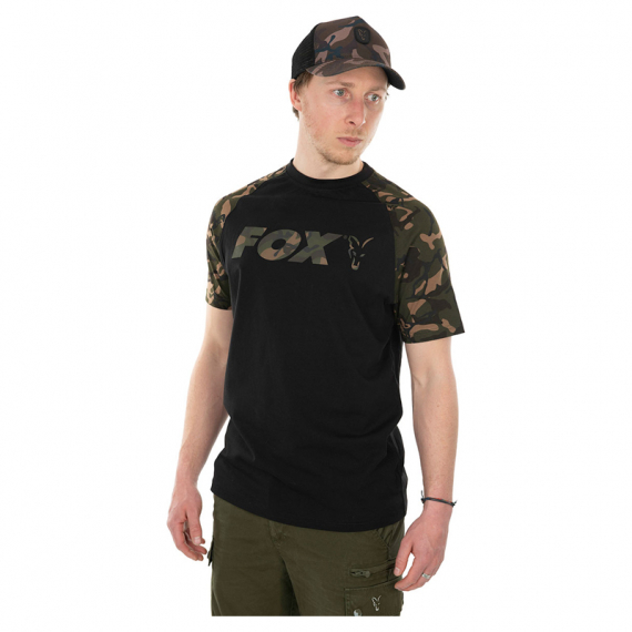 Fox Black/Camo Raglan T-Shirt i gruppen Beklædning og fodtøj / Beklædning / T-shirts hos Sportfiskeprylar.se (CFX104r)