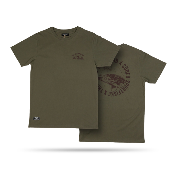 SQRTN x Söder Sportfiske Lurking Tee, Olive Night i gruppen Beklædning og fodtøj / Beklædning / T-shirts hos Sportfiskeprylar.se (SQSS-002-Sr)