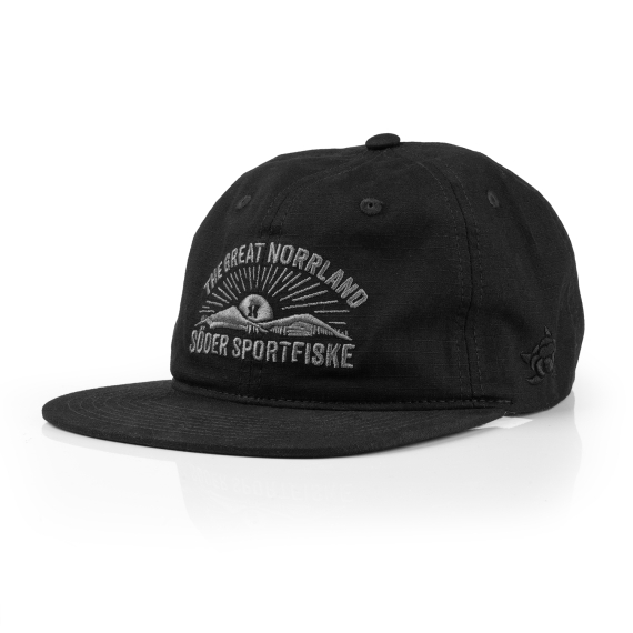 SQRTN x Söder Sportfiske 6-panel Cap, Black i gruppen Beklædning og fodtøj / Kasketter og hovedbeklædning / Kasketter / Dad Caps hos Sportfiskeprylar.se (SQSS-005-OSFA)